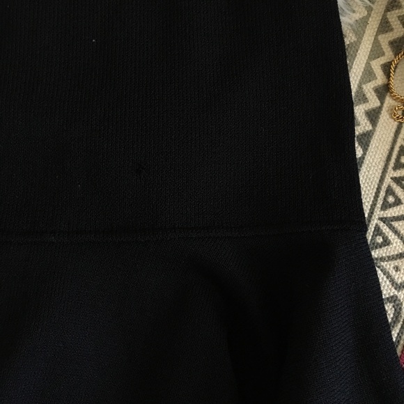 ST. JOHN COLLECTION | Flared Hem Knit Skirt - Picture 5 of 8